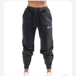 Alphalete ‘Very Terry’ Women’s Joggers - BRAND NEW